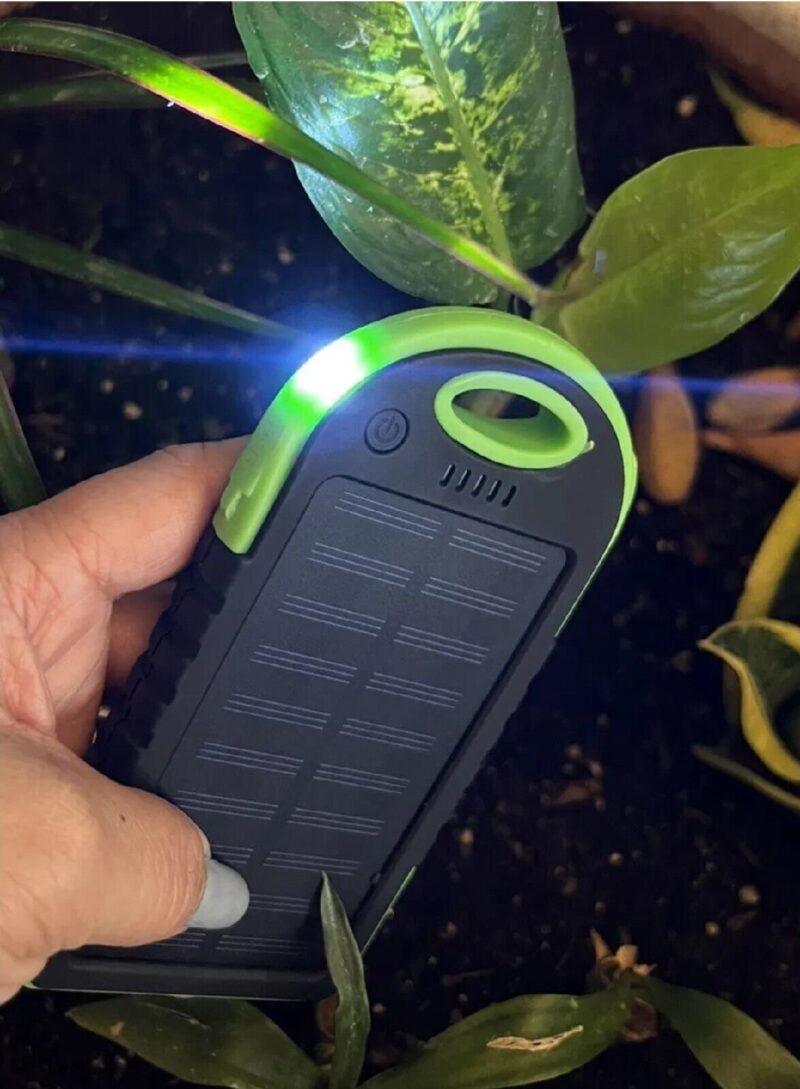 Power Bank Solar (con luz led)